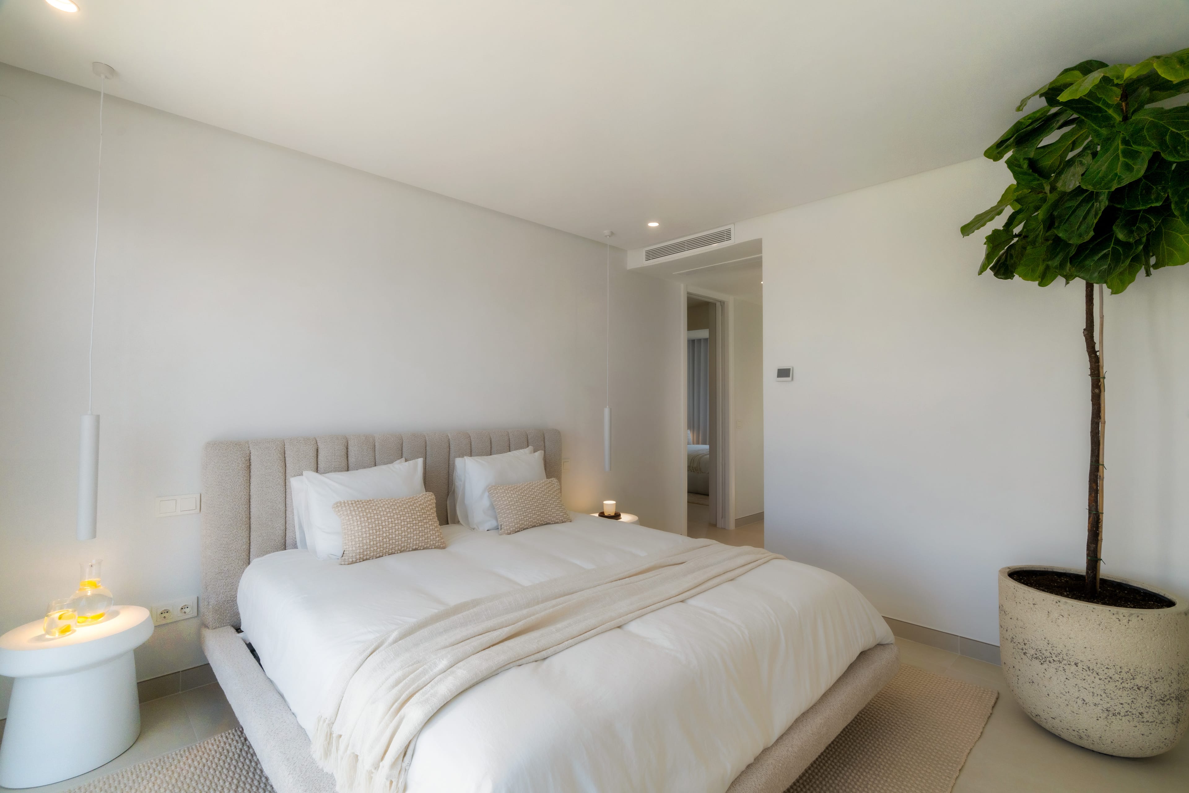 Luxury duplex penthouse with private pool and panoramic views in La Quinta, Benahavís