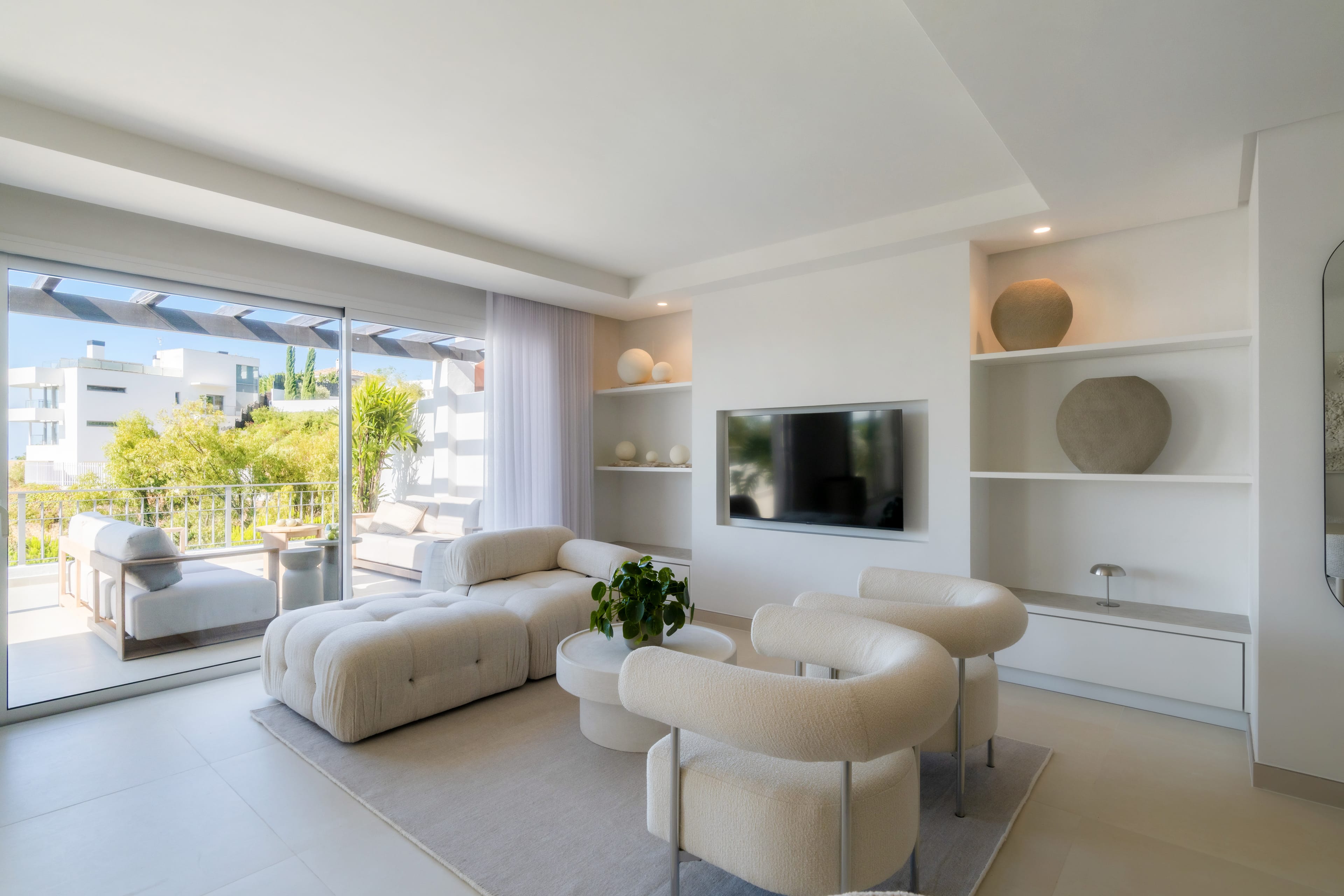 Luxury duplex penthouse with private pool and panoramic views in La Quinta, Benahavís