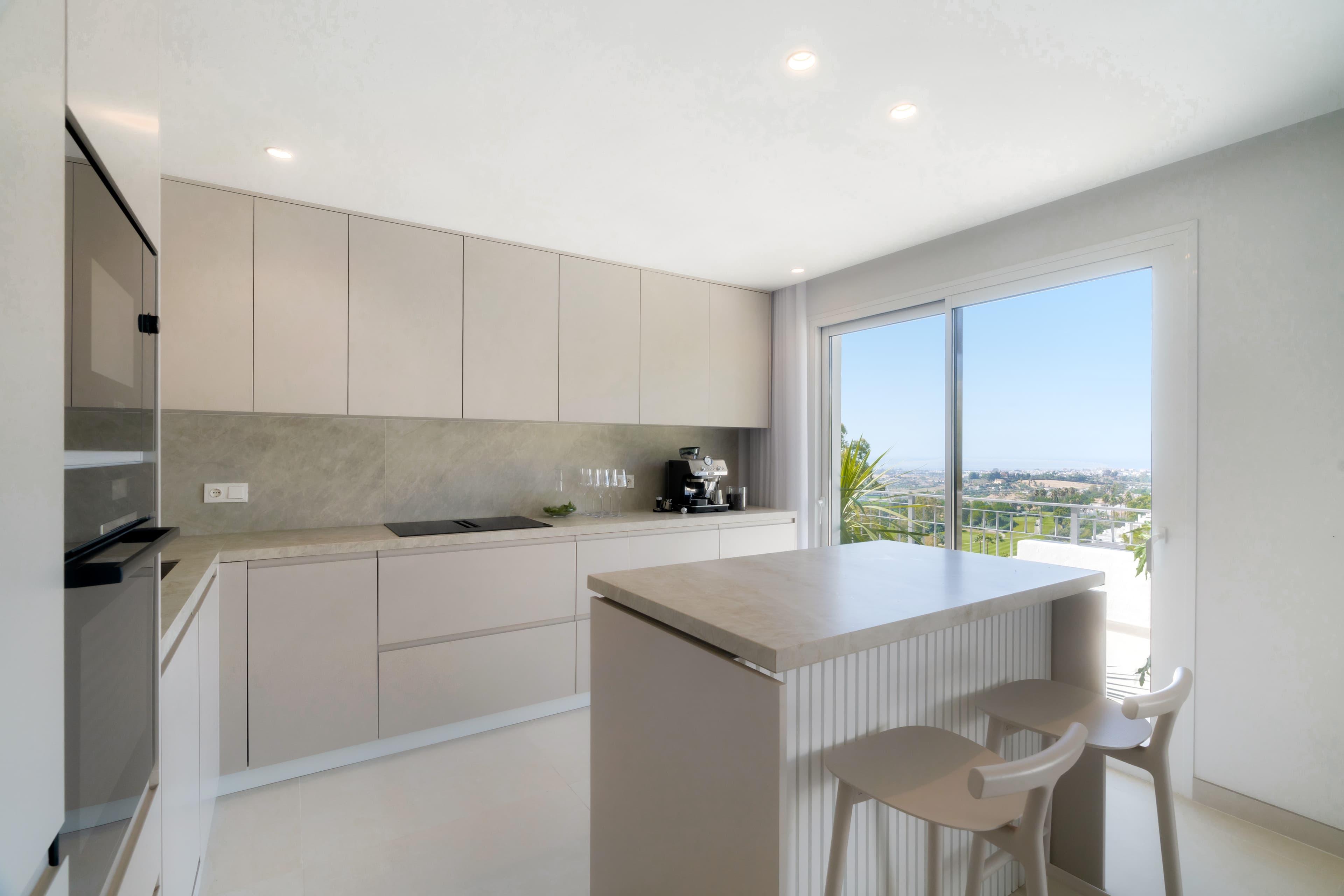 Luxe duplex penthouse met privézwembad en panoramisch uitzicht in La Quinta, Benahavís