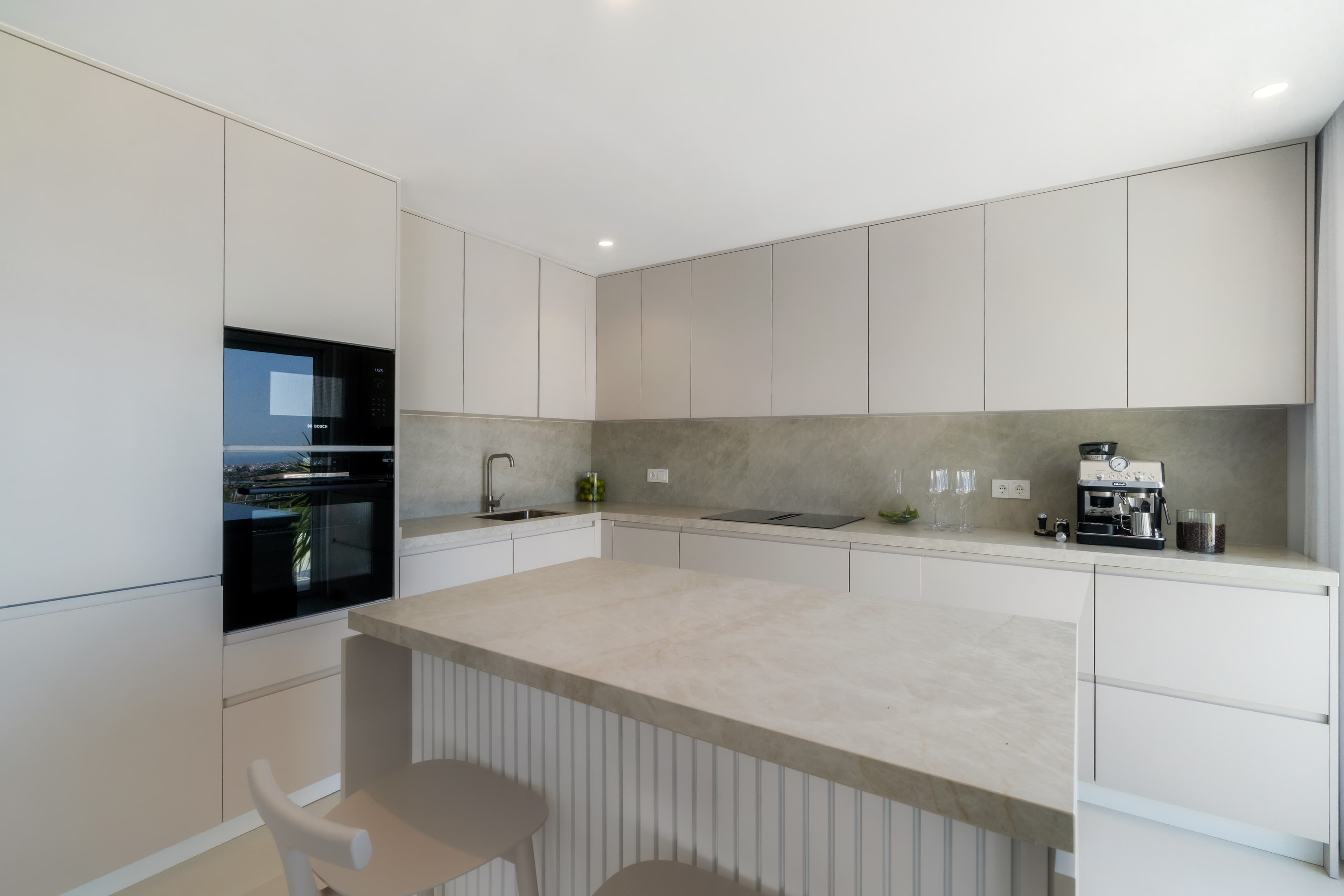 Luxe duplex penthouse met privézwembad en panoramisch uitzicht in La Quinta, Benahavís