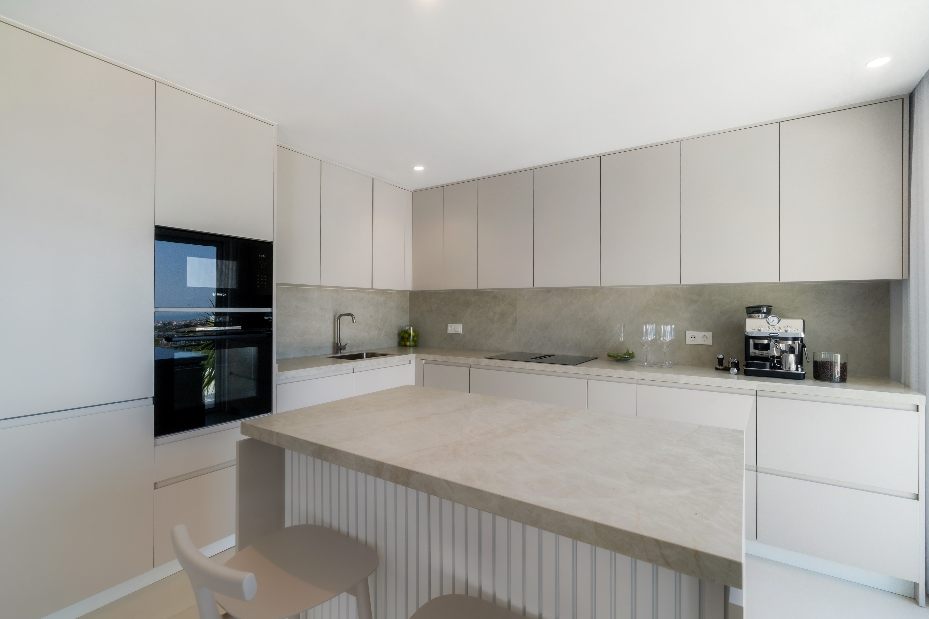 Luxe duplex penthouse met privézwembad en panoramisch uitzicht in La Quinta, Benahavís