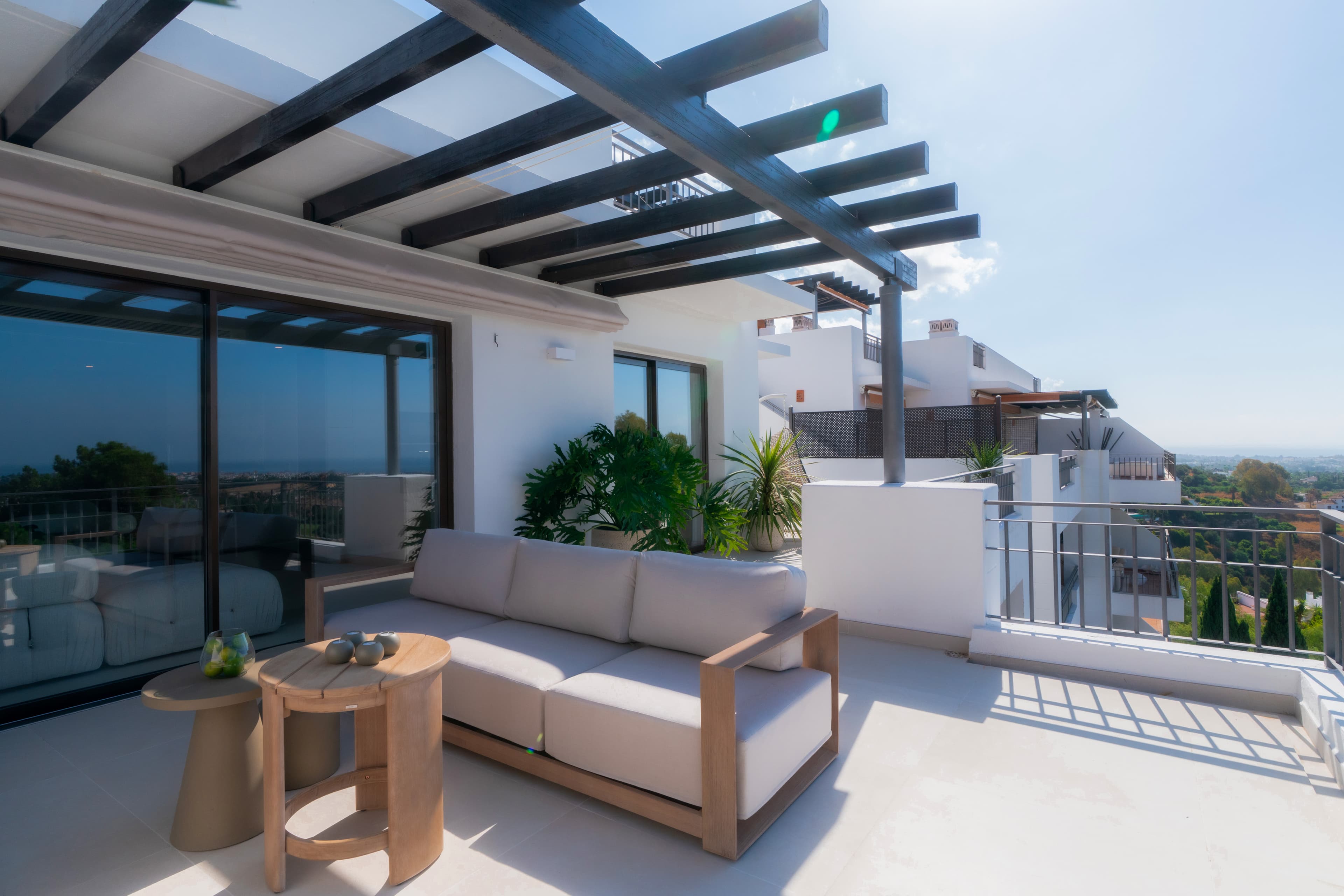 Luxe duplex penthouse met privézwembad en panoramisch uitzicht in La Quinta, Benahavís