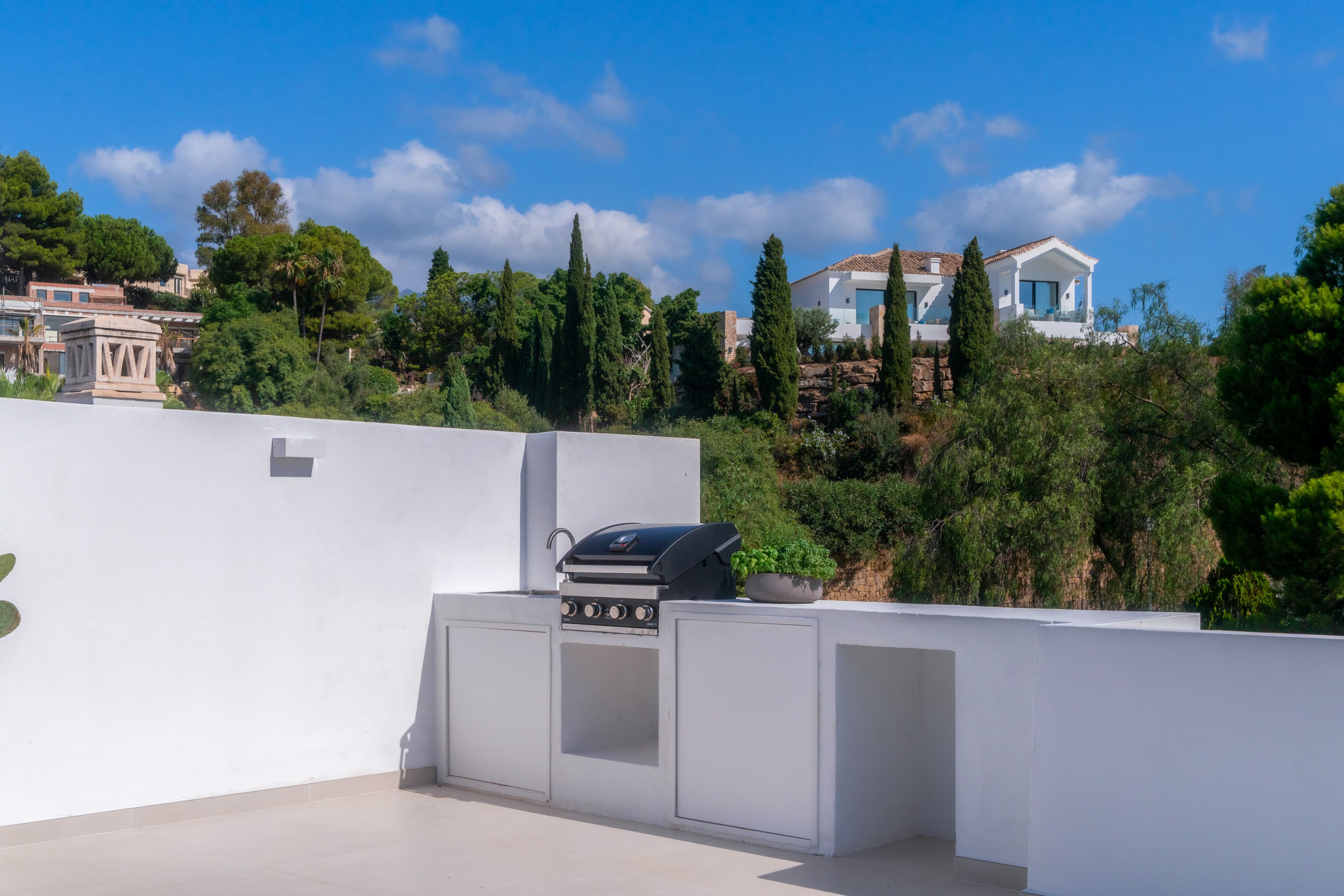 Luxe duplex penthouse met privézwembad en panoramisch uitzicht in La Quinta, Benahavís
