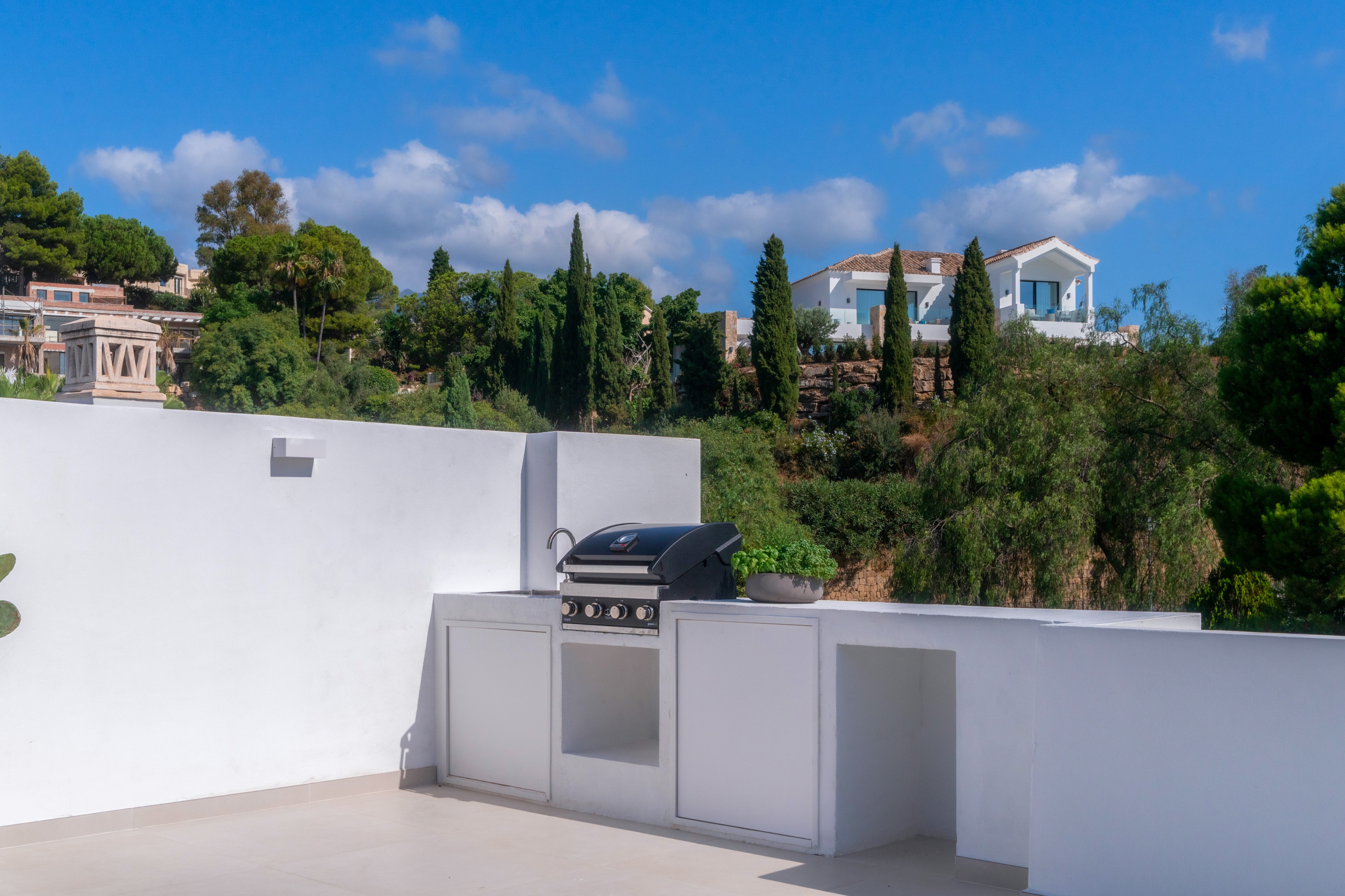 Luxe duplex penthouse met privézwembad en panoramisch uitzicht in La Quinta, Benahavís