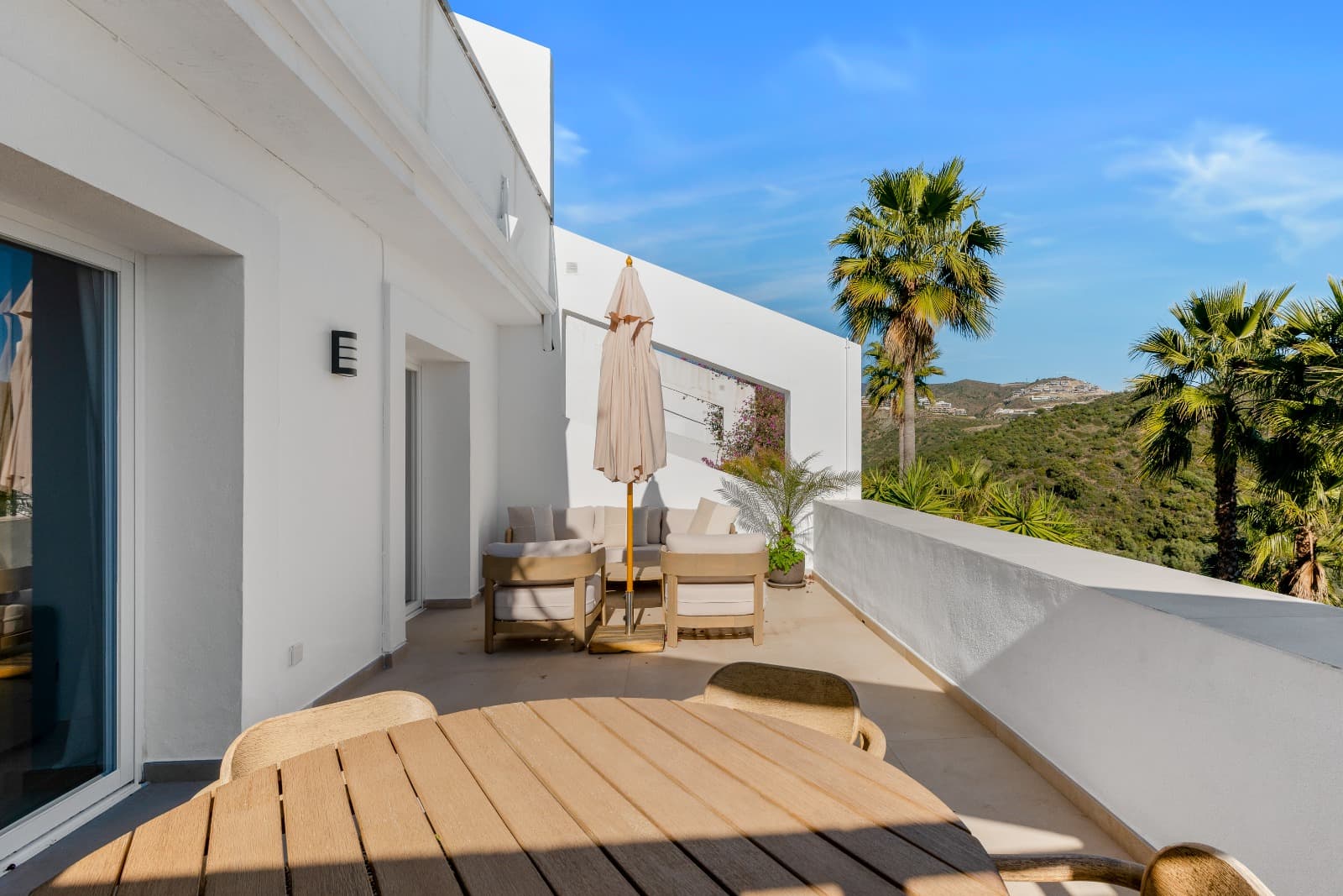 Volledig gerenoveerd appartement met panoramisch uitzicht in La Quinta