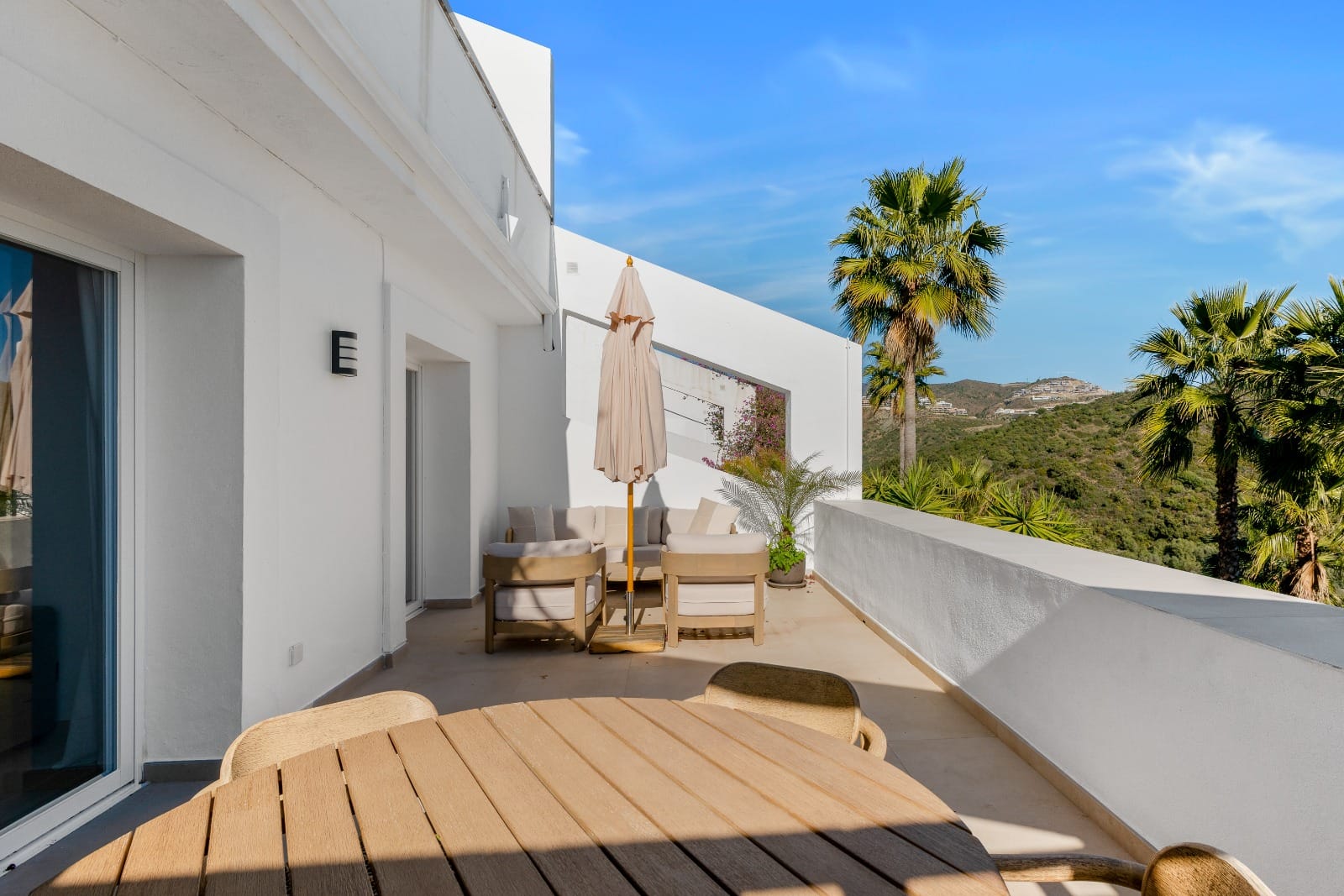 Fully Renovated Apartment with Panoramic Views in La Quinta