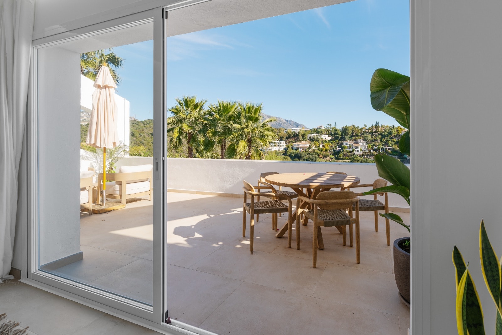 Volledig gerenoveerd appartement met panoramisch uitzicht in La Quinta